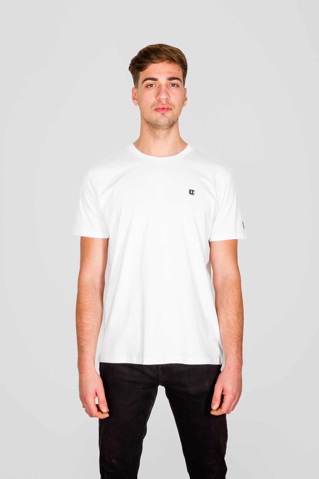 TAHA off white t-shirt biologisch katoen pasvorm