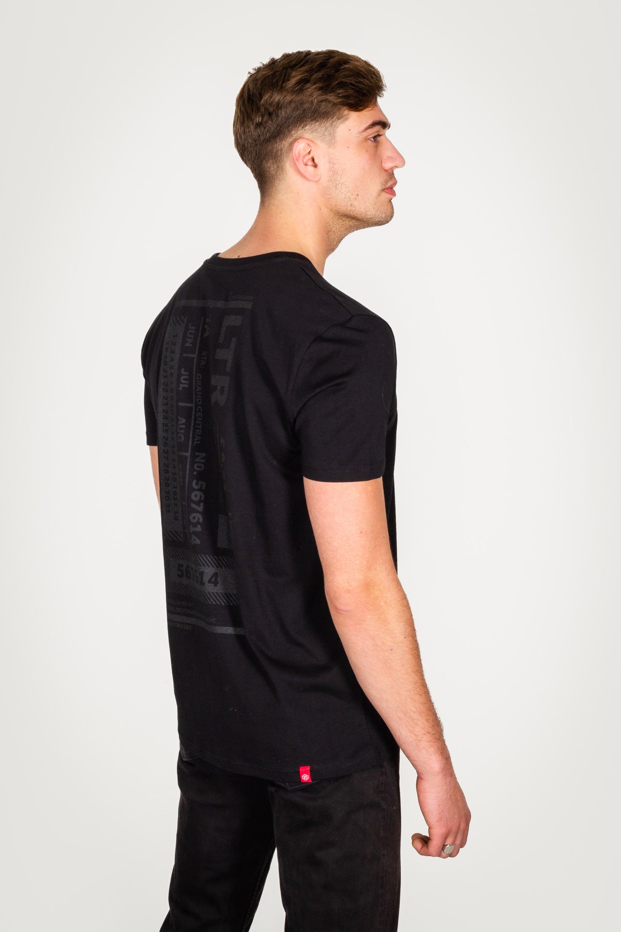 TYLER zwart t-shirt biologisch katoen zijkant details